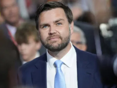 JD Vance dubbed a ‘hypocrite’ after college drag photos surface