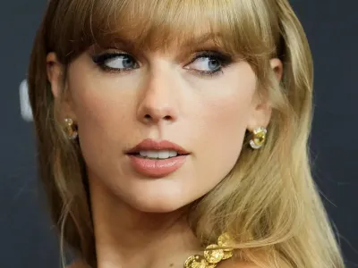 4 times Taylor Swift skipped makeup and looked stunning