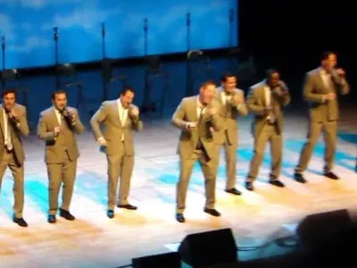 10 Attractive Men Start Singing A Well Known Song Then This Happens&#8230;