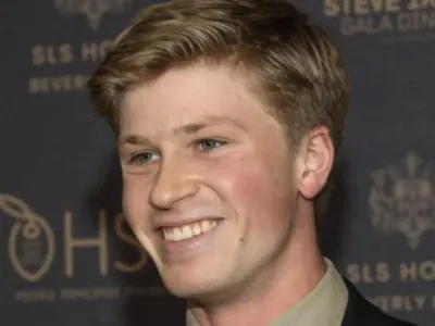 Steve Irwin’s Son, Robert, Shows Up To The Red Carpet With 56-Year-Old Celebrity Date