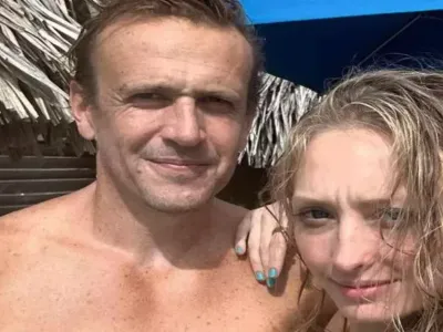 Jason Segel Shows Off His Beach Bod in Tropical Getaway With Girlfriend Kayla Radomski