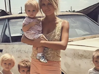 Single Mom of Four Buys Used Car, Owner Tells Her to Look In Trunk When She Gets Home — Story of the Day