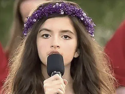 Girl Sings So Much Like Elvis, You Can’t Tell the Difference W7ith Your Eyes Closed