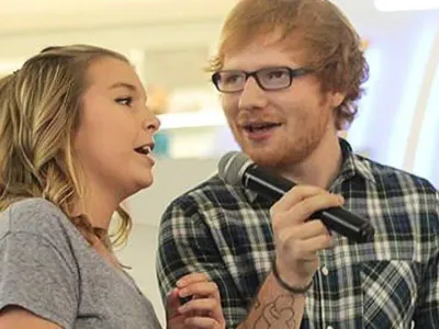 Ed Sheeran Surprises Fan in a Mall &#8211; A Moment to Remember!