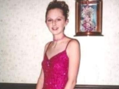 Girl Sells $2K Prom Dress to Pay for Pal’s Mom’s Treatment, 17 Years Later Learns She’s a Millionaire  