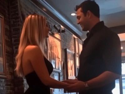 After Years of Waiting, a Woman Decides to Propose to Her Boyfriend Herself, but His Response Is Even More Unexpected